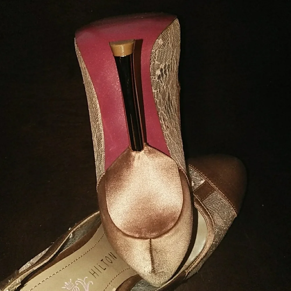 Paris Hilton Champagne Heels - Picture 5 of 5